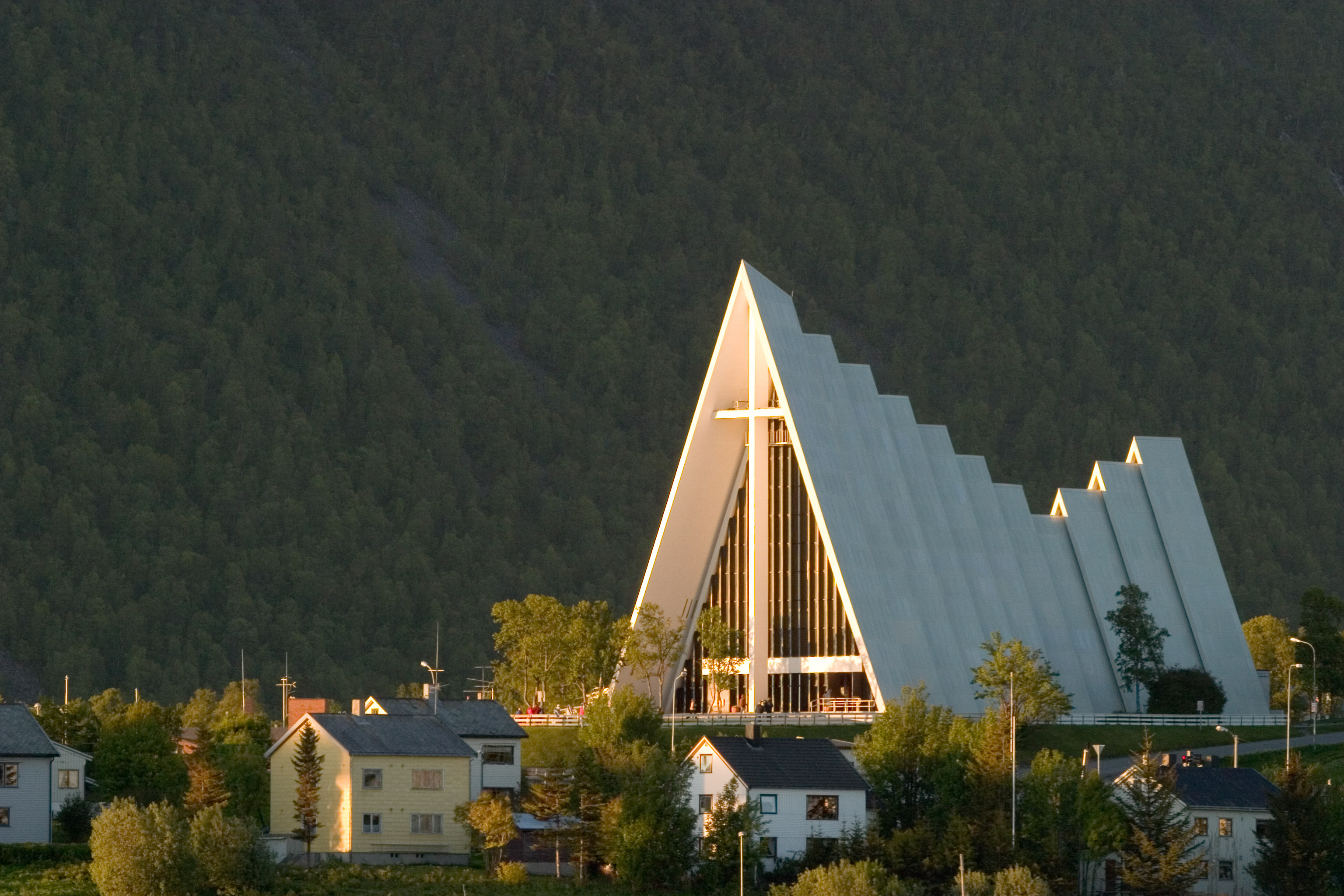 Arctic_Cathedral_in_Tromsoe